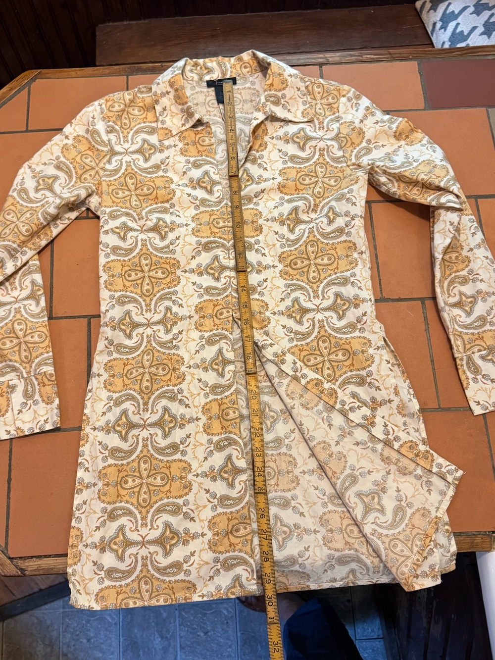 VTG Frenchi Paisley Tunic Shirt in Cream, Tan and Light Blue - Picture 16 of 16
